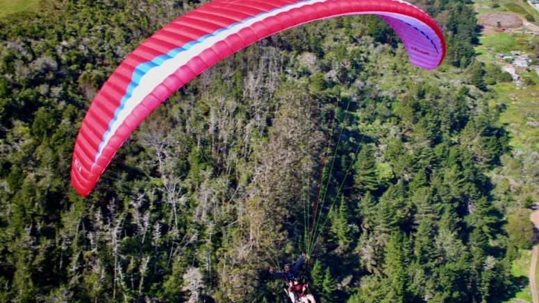 Tandem Paragliding Experience image 12