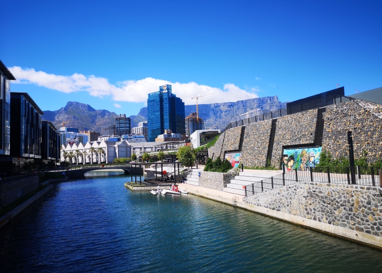 V and A Waterfront Canals Night Kayak image 1
