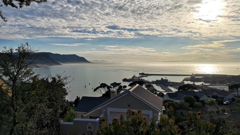 Albatross House Guest House image 13