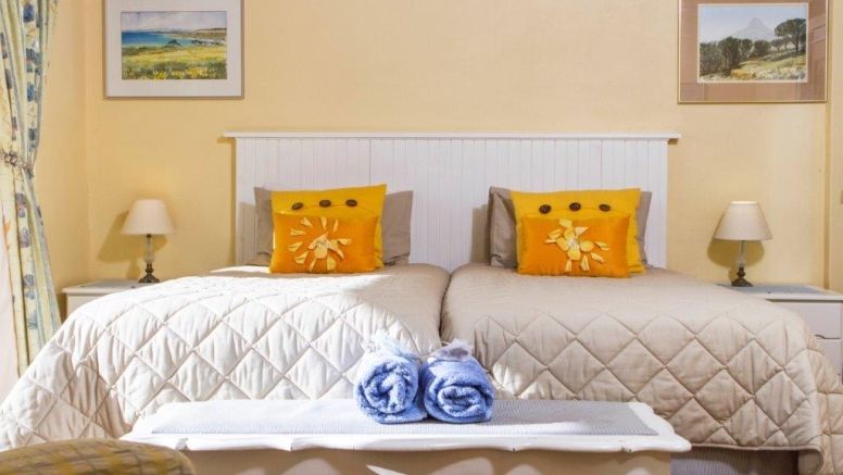 Albatross House Guest House image 10