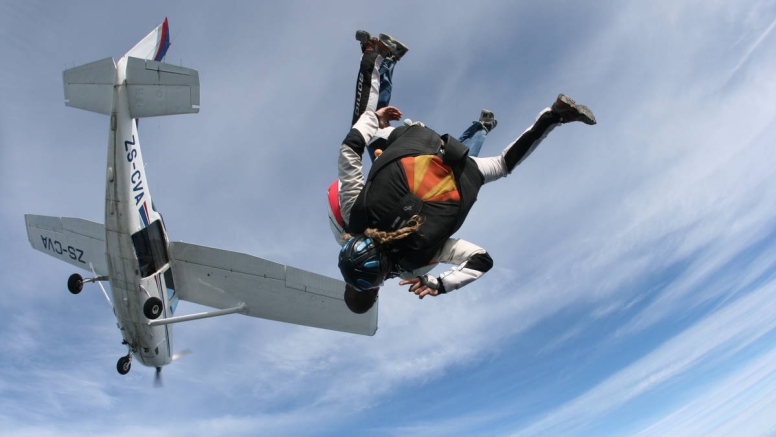 Tandem Skydive image 3