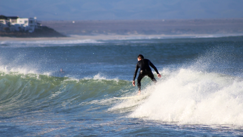 Improver surfing lesson image 3