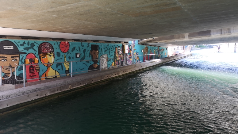 V and A Waterfront Canals Night Kayak image 9