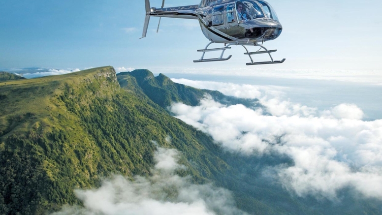 Cascades Scenic Flight image 3